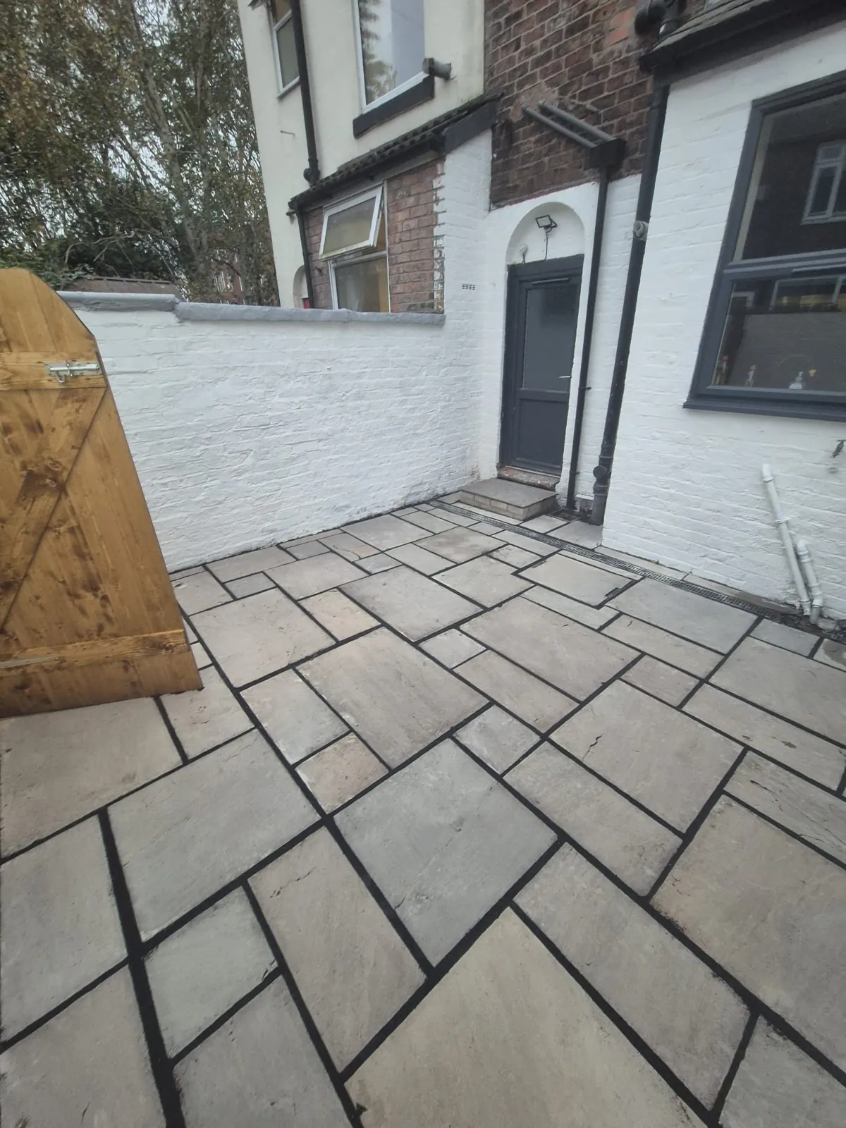 Indian stone patio and garden photograph 10
