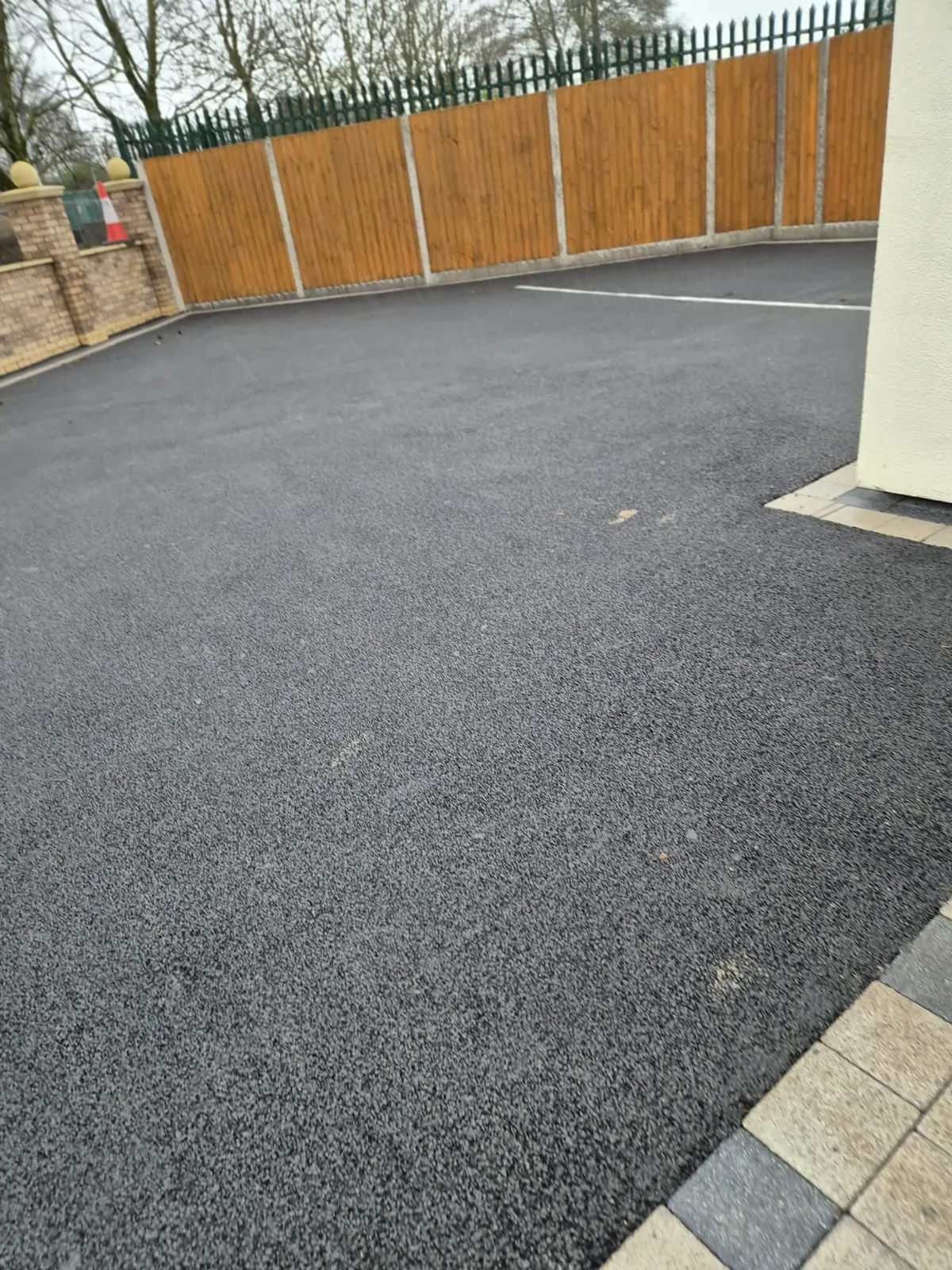 Completed PRS tarmac driveway after surfacing