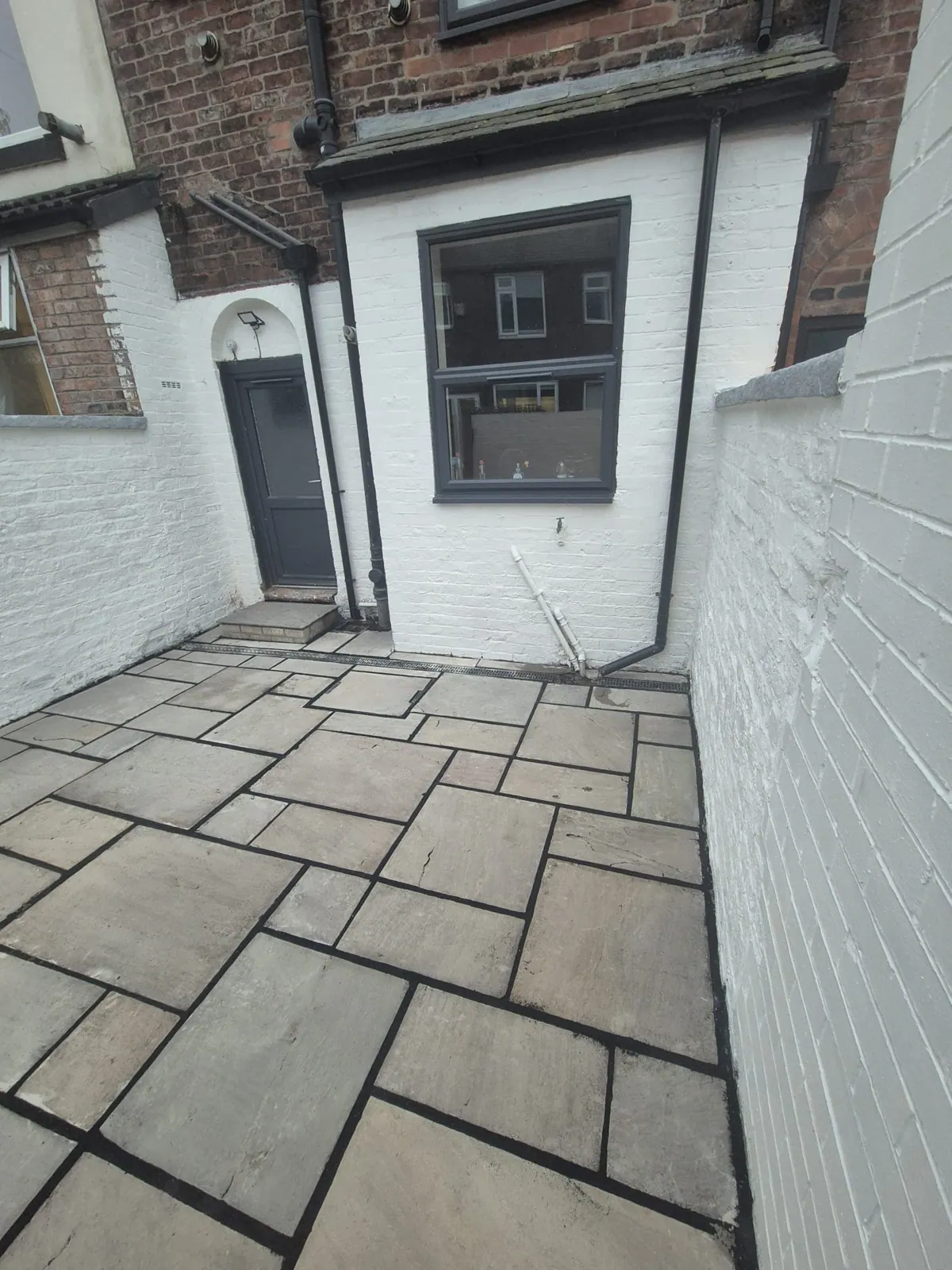Indian stone patio and garden photograph 13